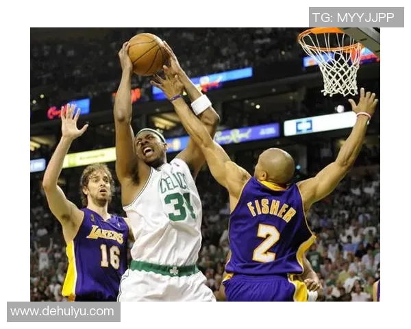 08年NBA总决赛第六场凯尔特人与湖人的激烈对决回顾与分析